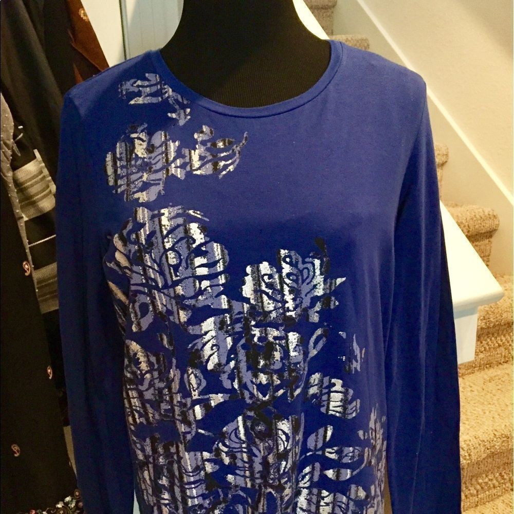 Beautiful long sleeve shirt by Jones New York